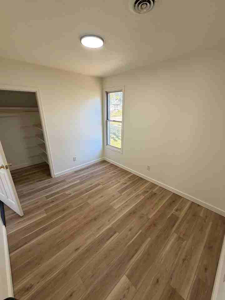 304 E Gruenwald Ave - Photo 5 of 12