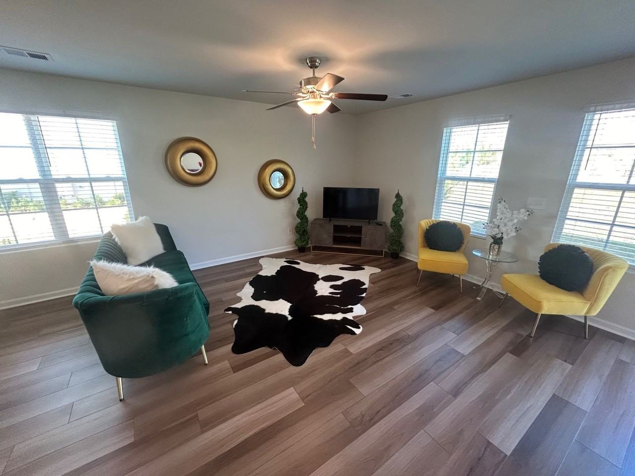 2769 Prince Charles Ct - Photo 3 of 37