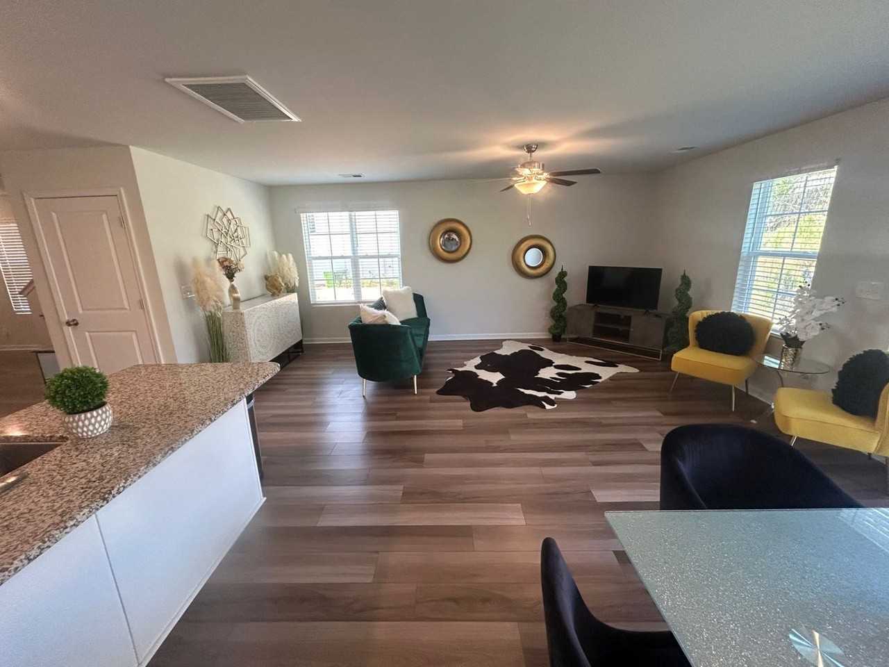 2769 Prince Charles Ct - Photo 5 of 37