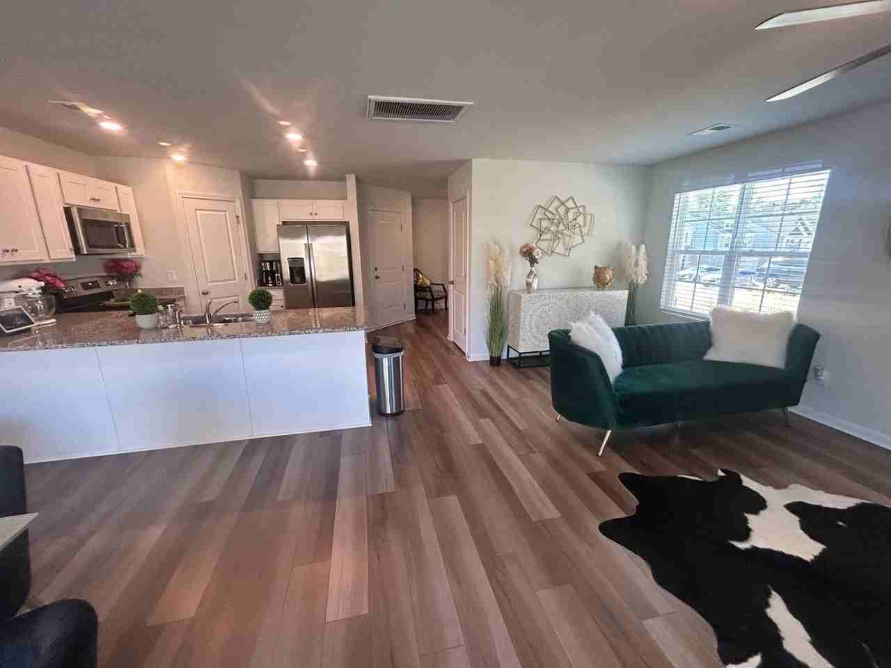 2769 Prince Charles Ct - Photo 7 of 37