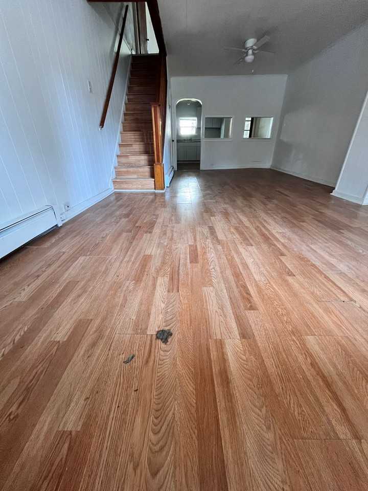 504 Laurel St - Photo 4 of 12