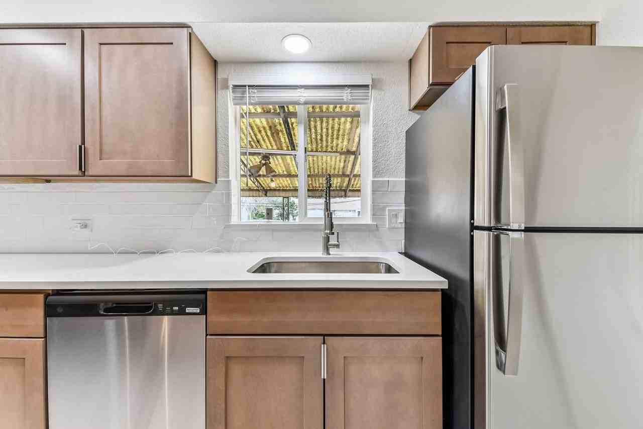 1325 Lansing St - Photo 5 of 25