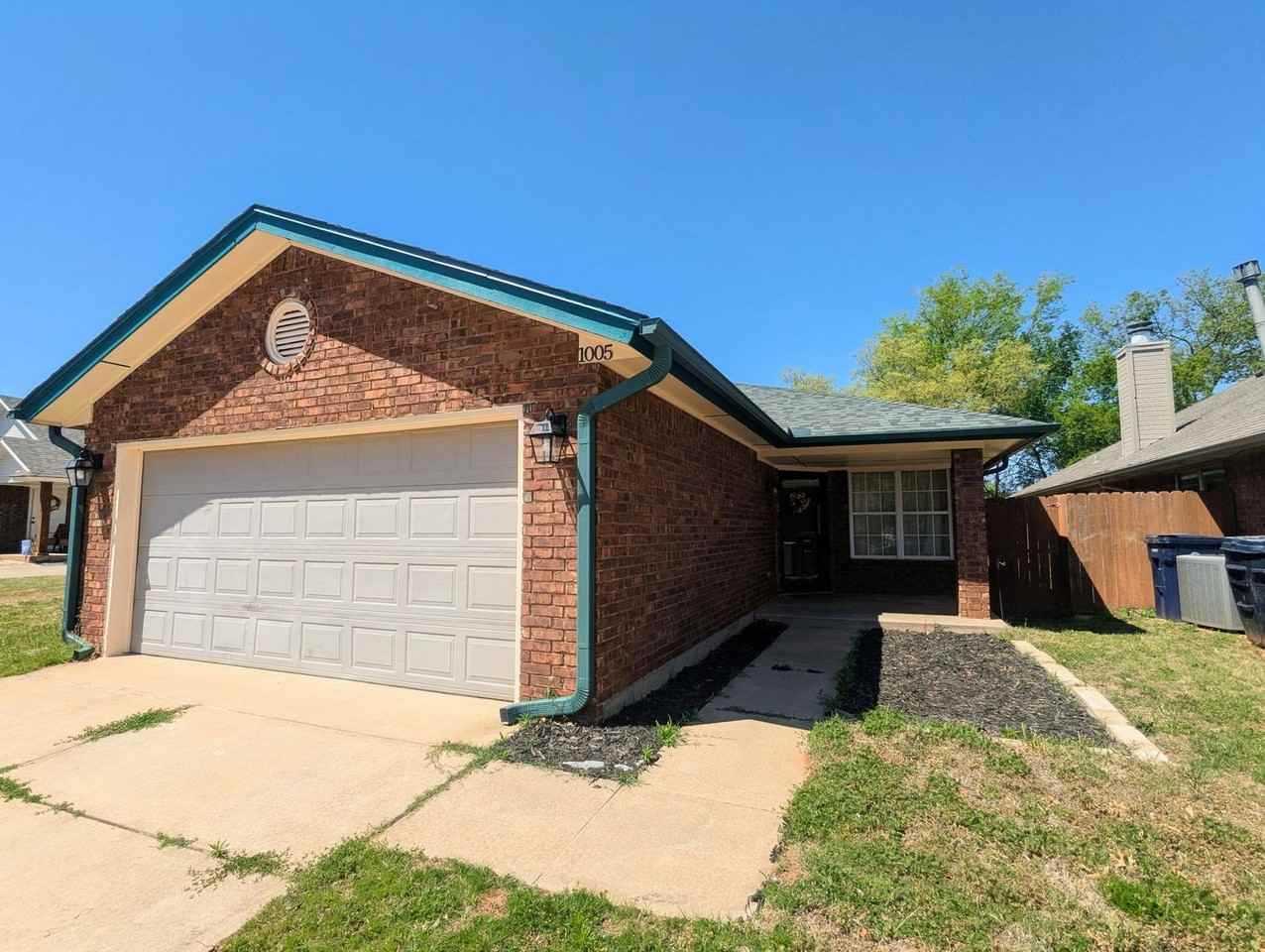 1005 Valley Ct