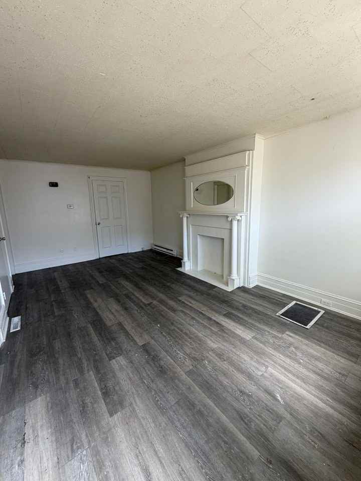 717 W Market St - Photo 2 of 5