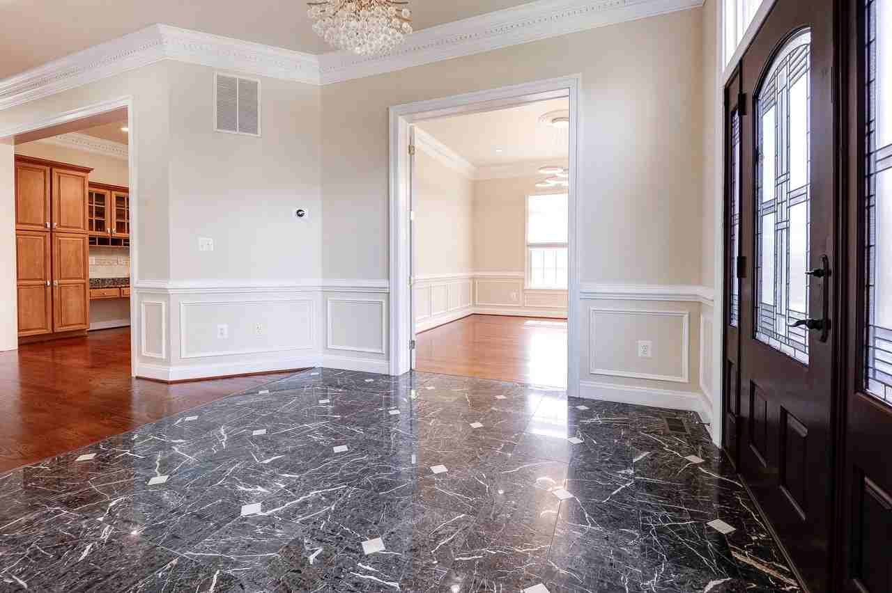 4303 Evergreen Ln - Photo 3 of 50