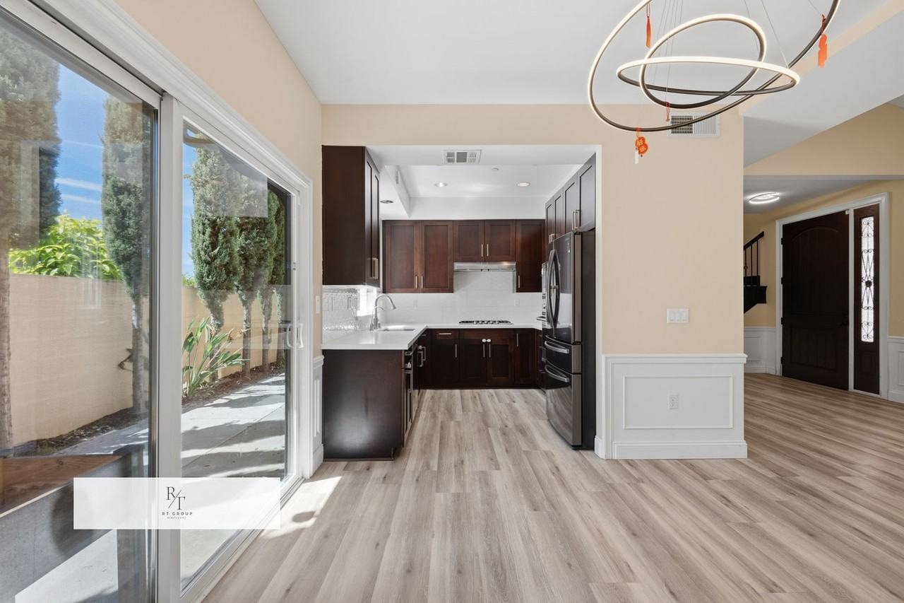 612 S 2nd Ave #C - Photo 3 of 42