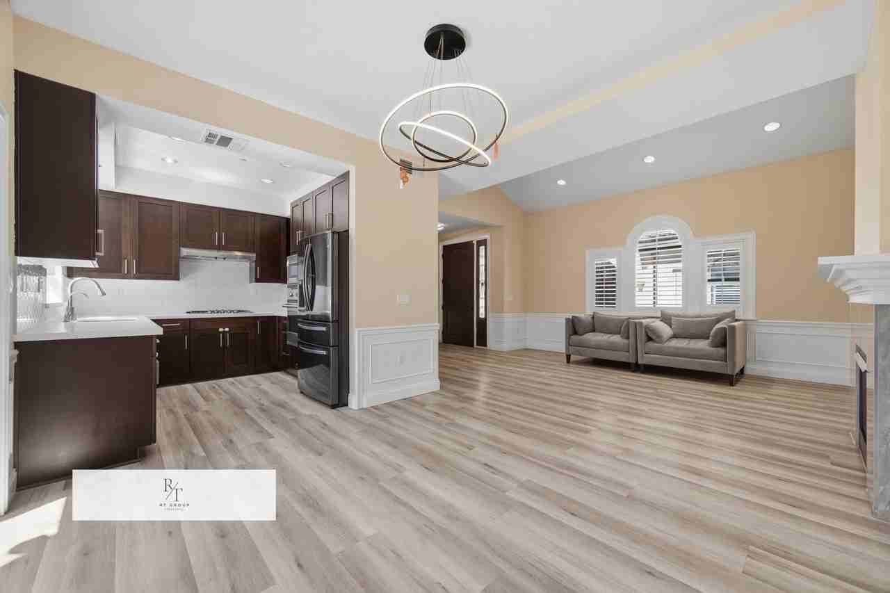 612 S 2nd Ave #C - Photo 4 of 42