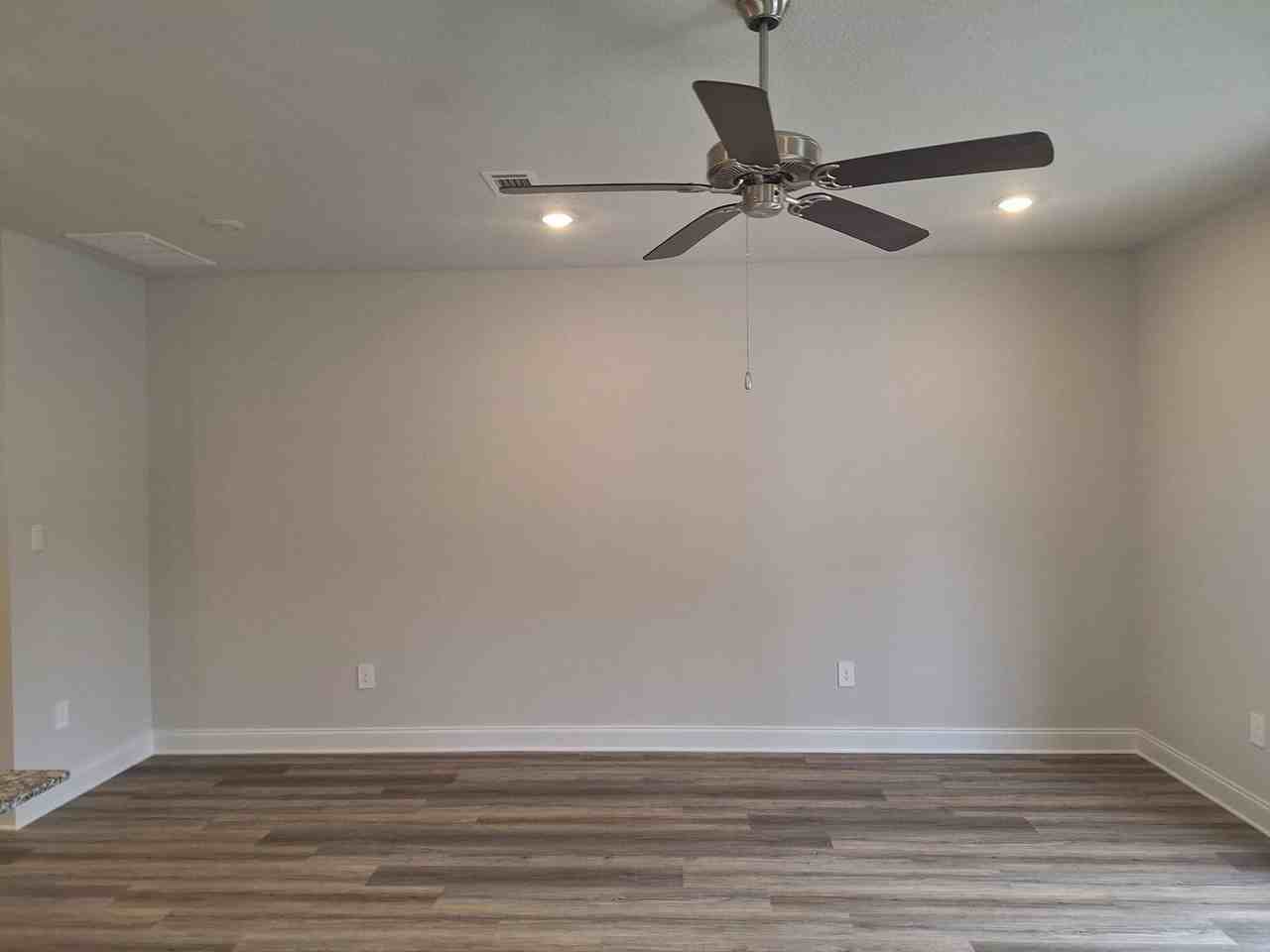 The Island Townhomes, LLC - Photo 5 of 11