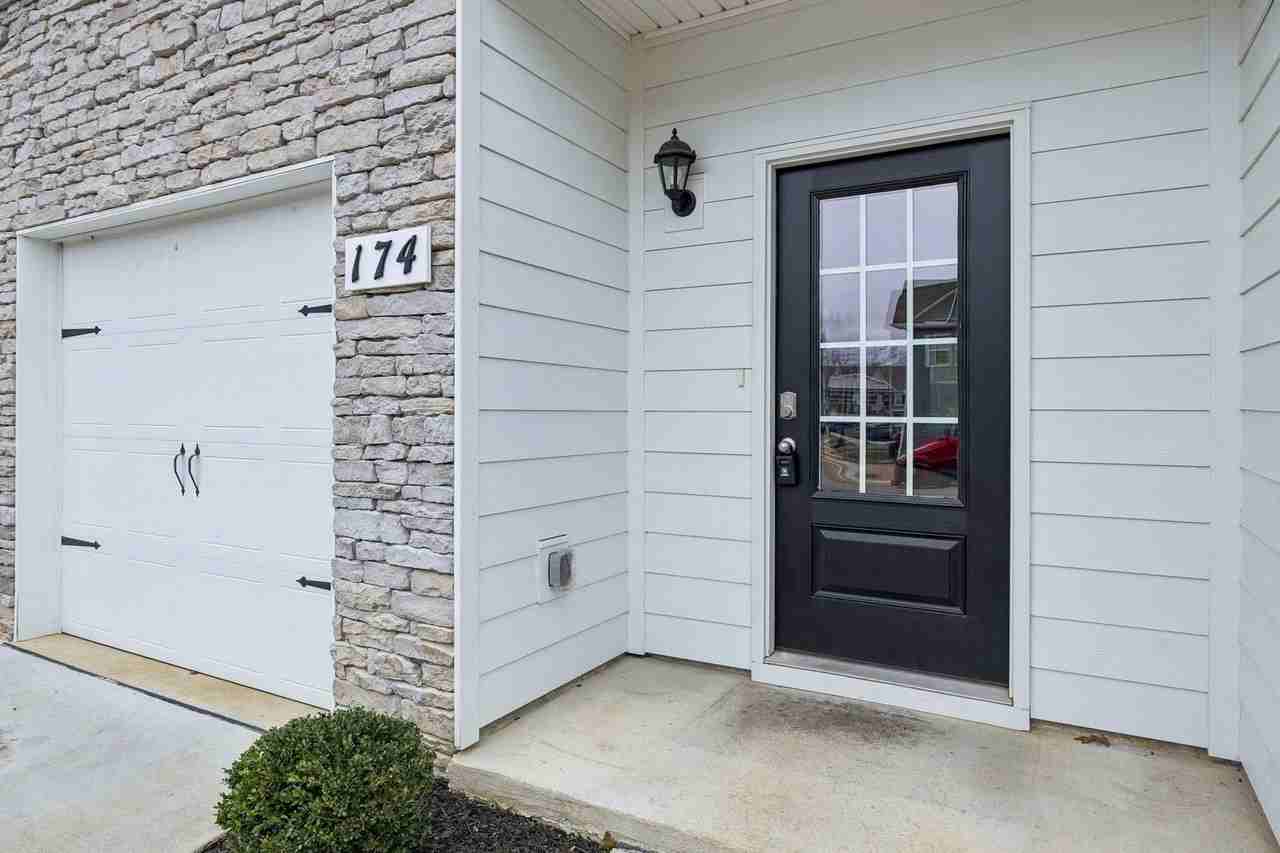 174 Mackenzie Way - Photo 3 of 34