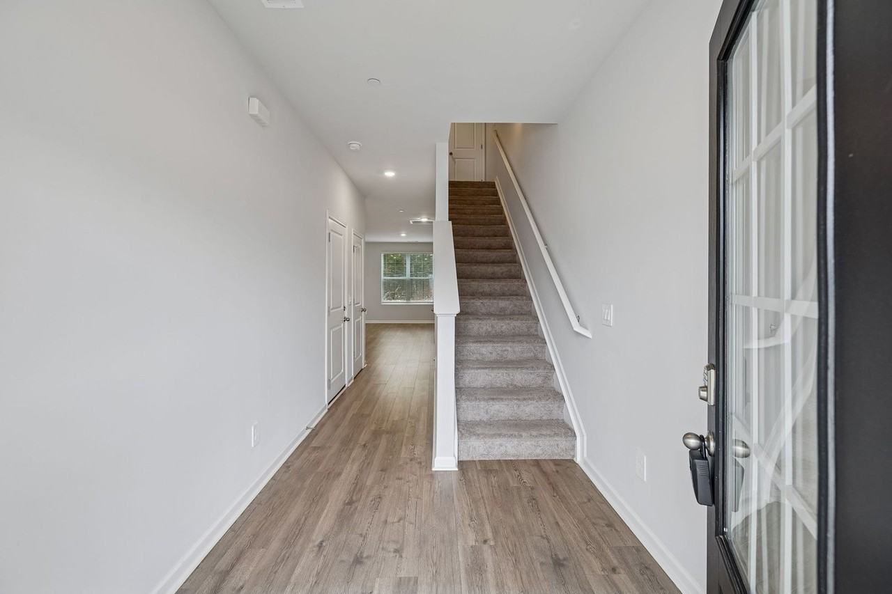 174 Mackenzie Way - Photo 5 of 34