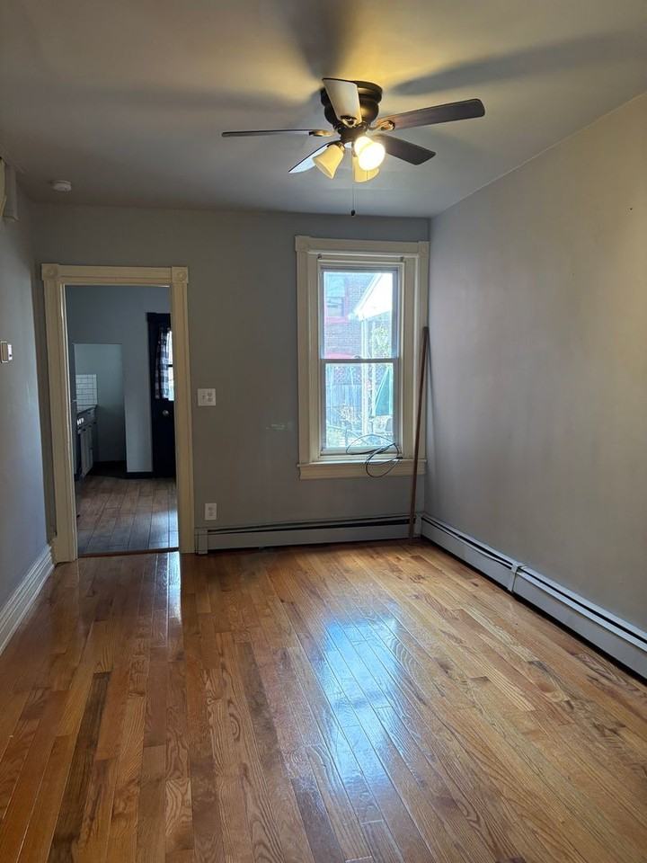 948 W Maple St - Photo 4 of 21