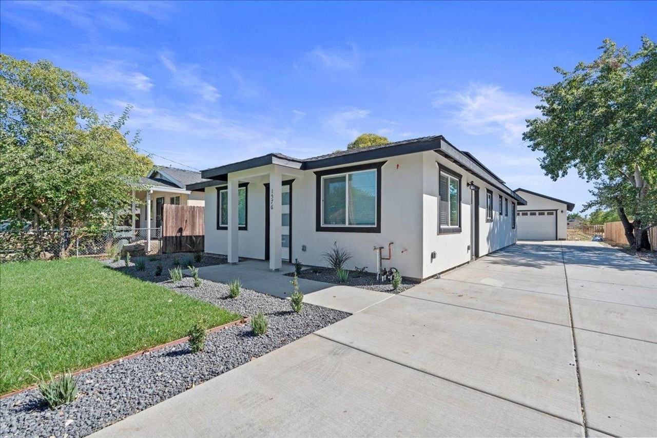 1576 2nd Ave - Photo 2 of 28