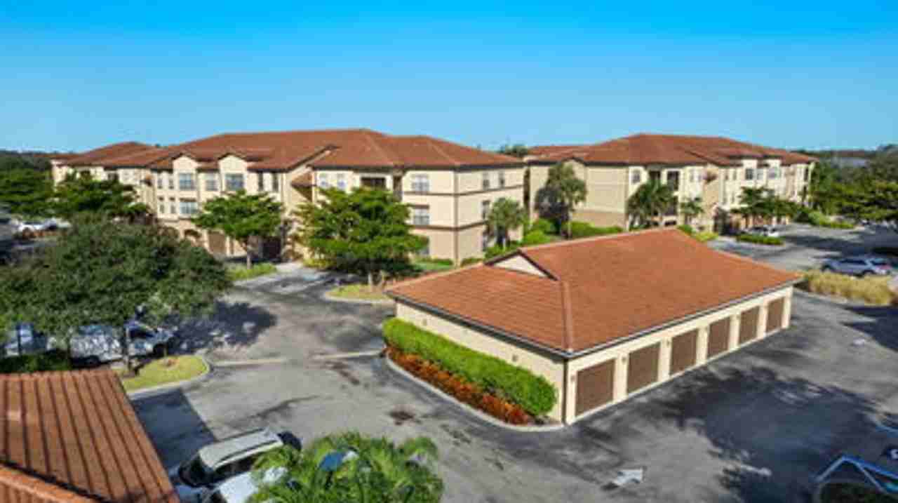 12950 Positano Cir - Photo 3 of 26