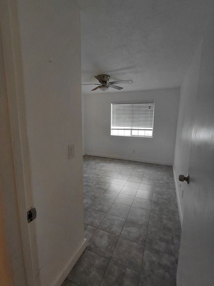 14433 E Jewell Ave - Photo 4 of 29