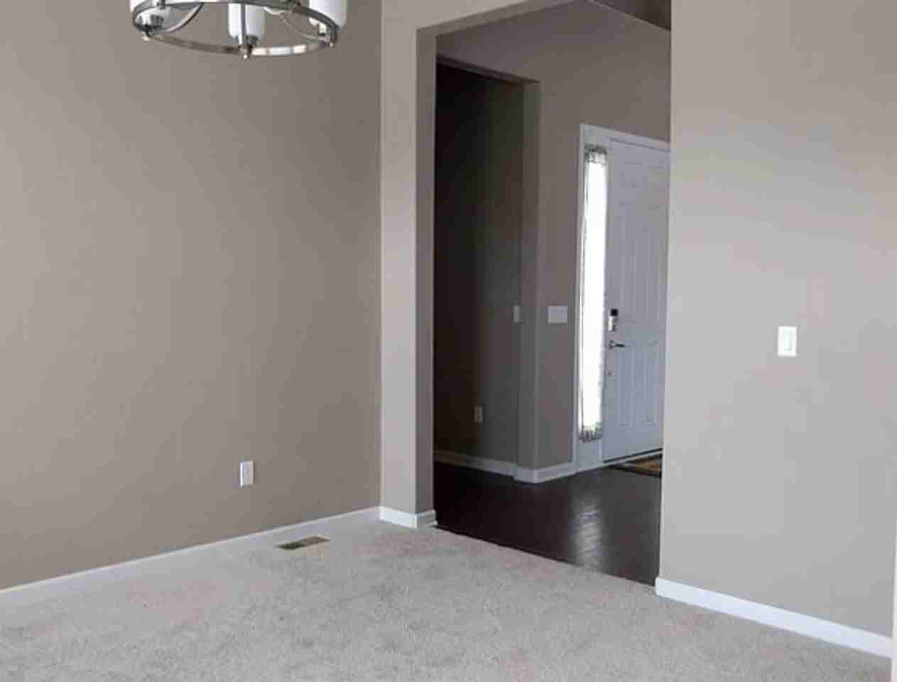 5926 Medlar Pl - Photo 6 of 28