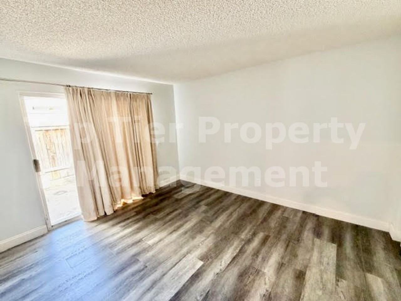 328 Riverview Way - Photo 4 of 10