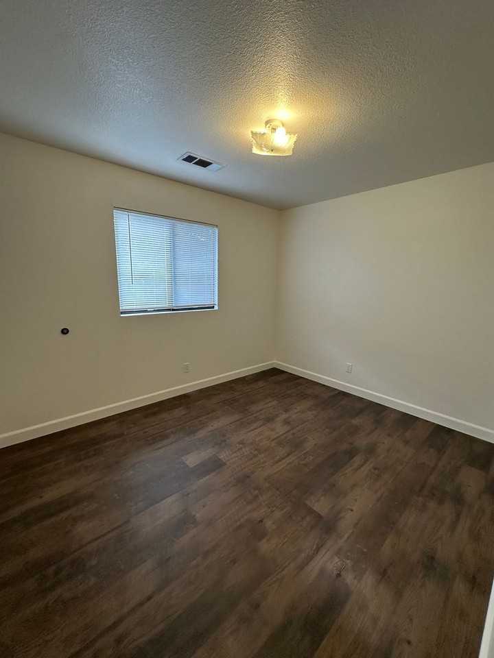 3494 Magnums Way - Photo 5 of 13