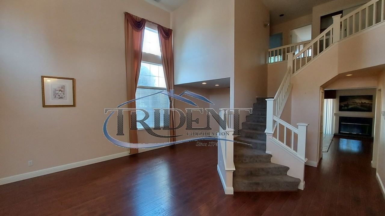 738 Lask Dr - Photo 4 of 21