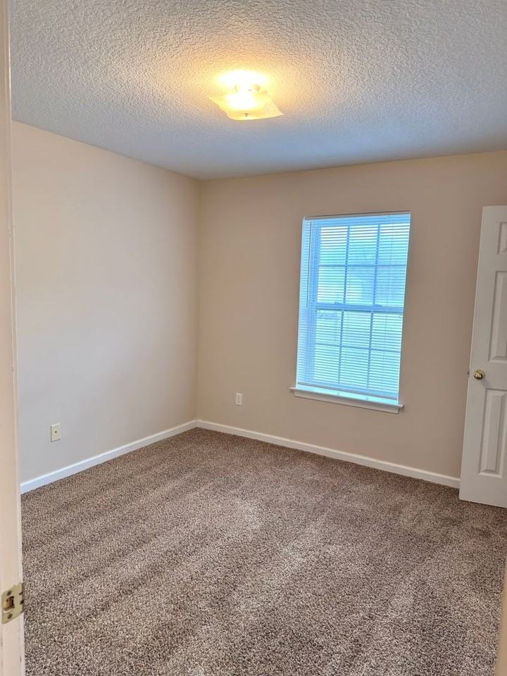 412 Lawnwood Ct - Photo 7 of 14