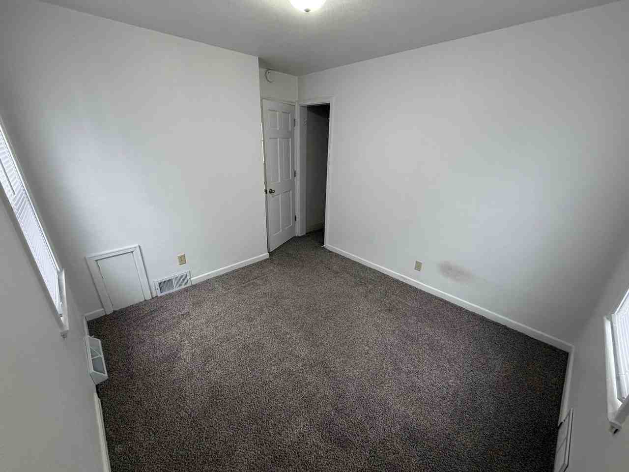 2000 S Duluth Ave - Photo 3 of 10