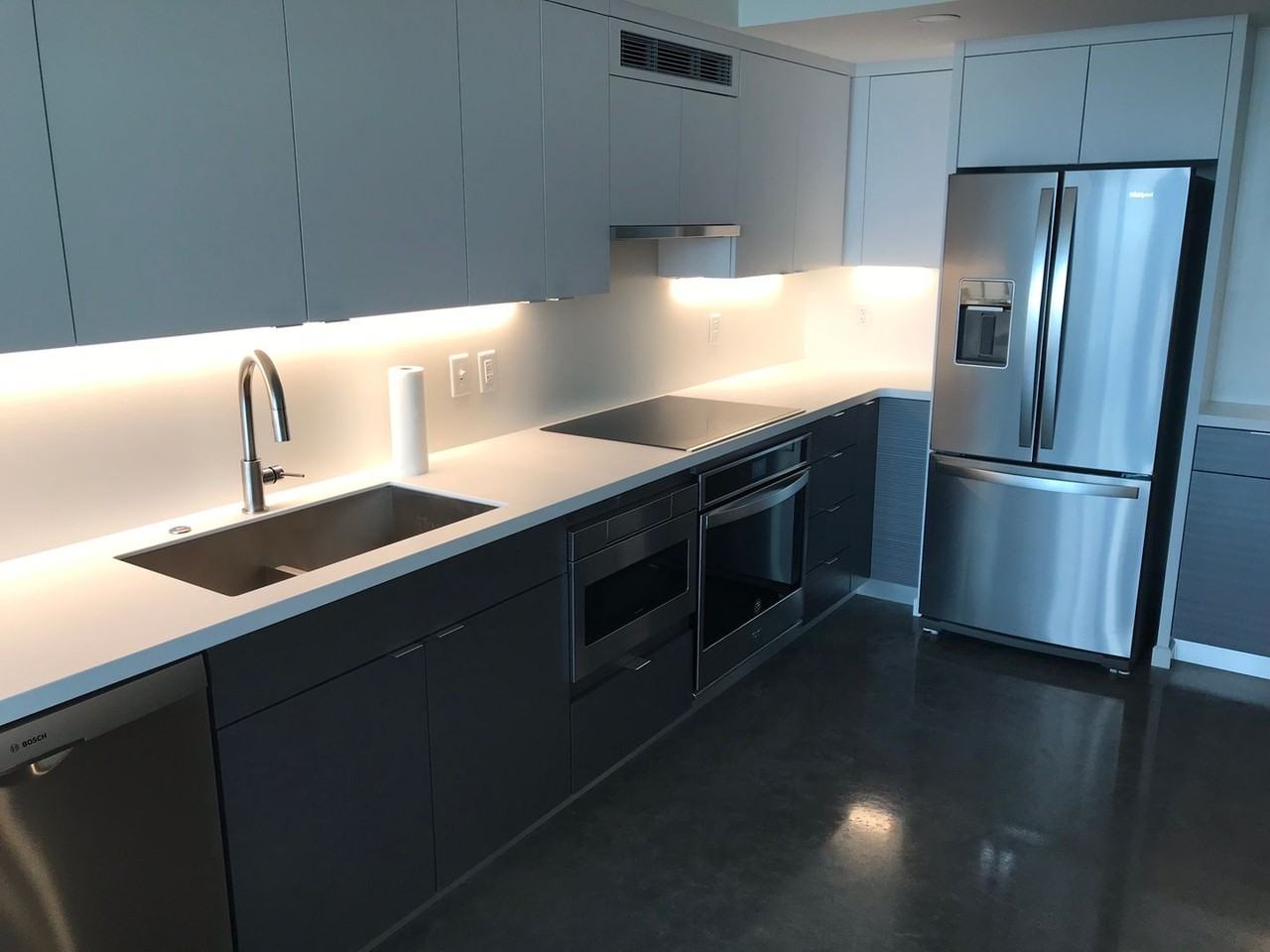 404 E College St #1406 - Photo 3 of 16