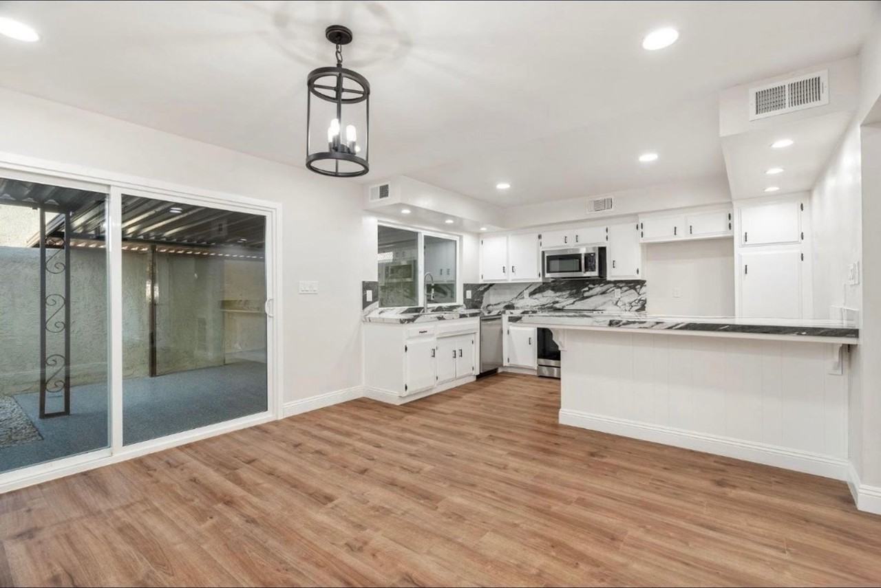 930 Olive Dr - Photo 5 of 18