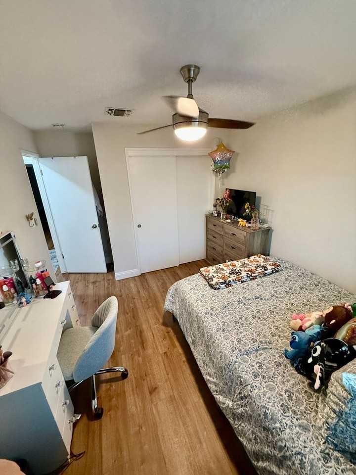 930 Olive Dr - Photo 6 of 18