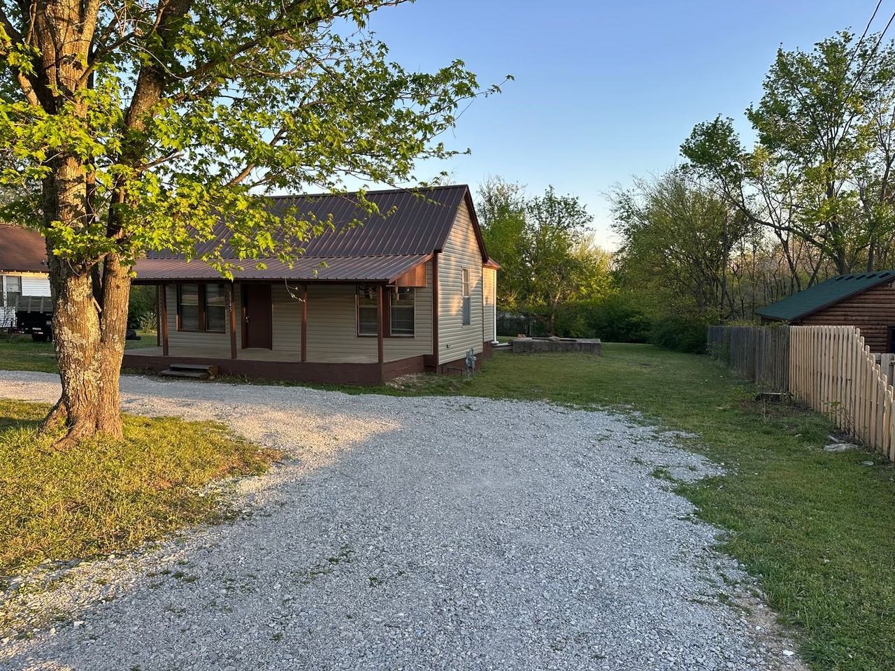 3345 W Don Tyson Pkwy - Photo 2 of 24