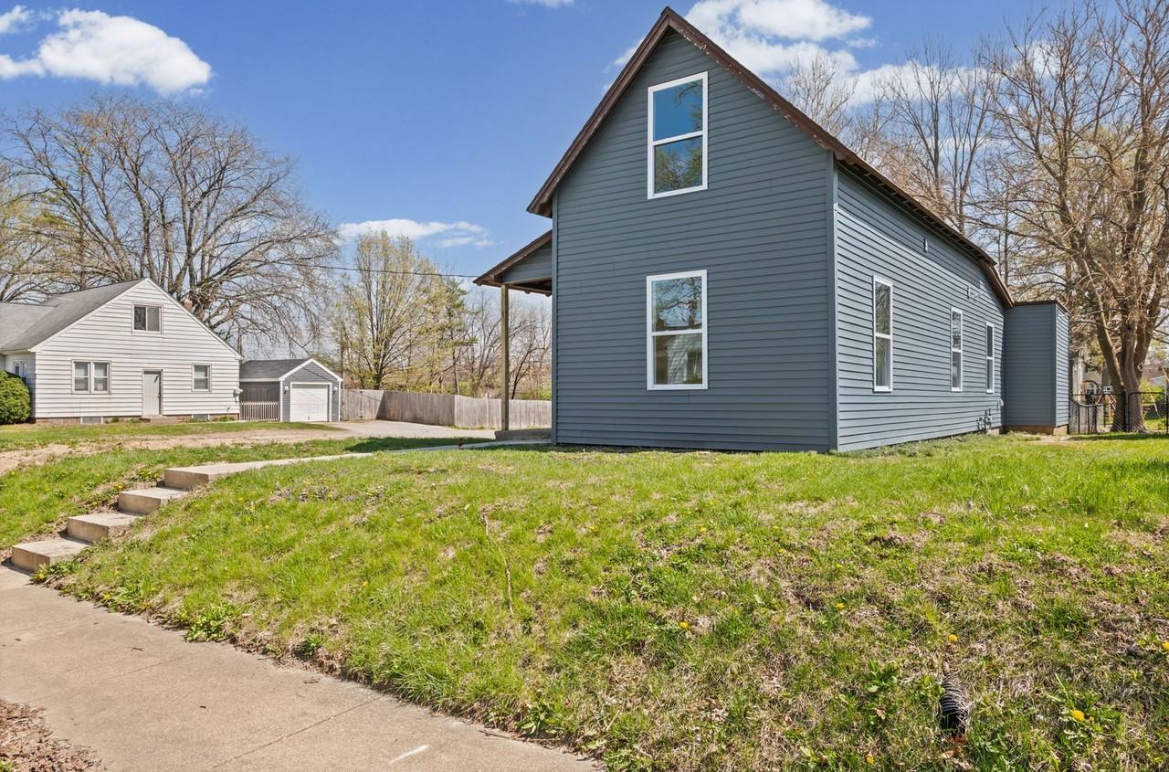 327 N 23rd St - Photo 2 of 31