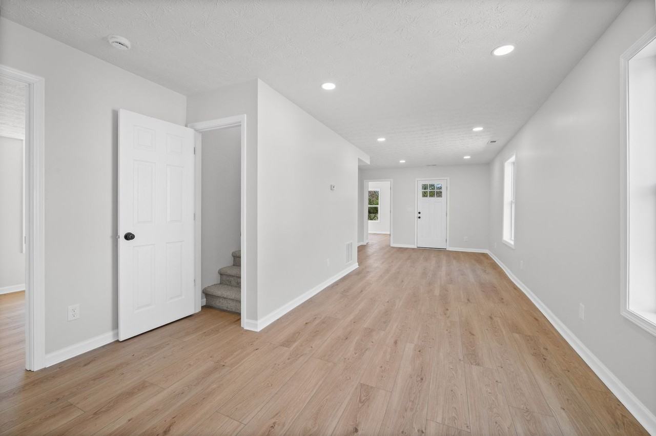 327 N 23rd St - Photo 7 of 31