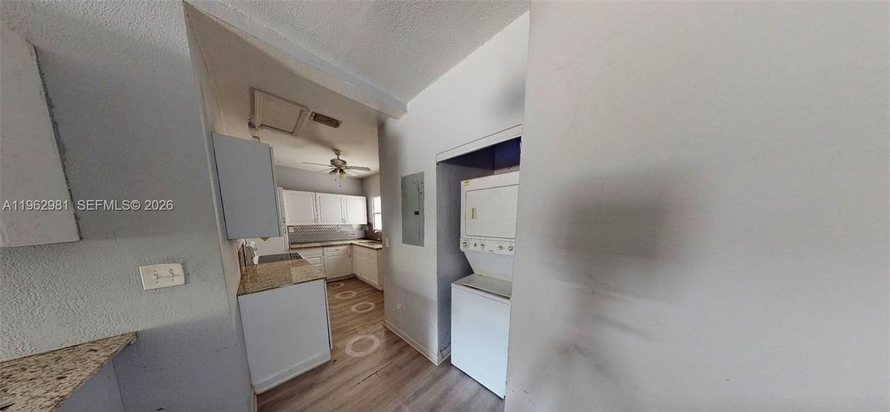 236 Ne 57th St - Photo 2 of 11