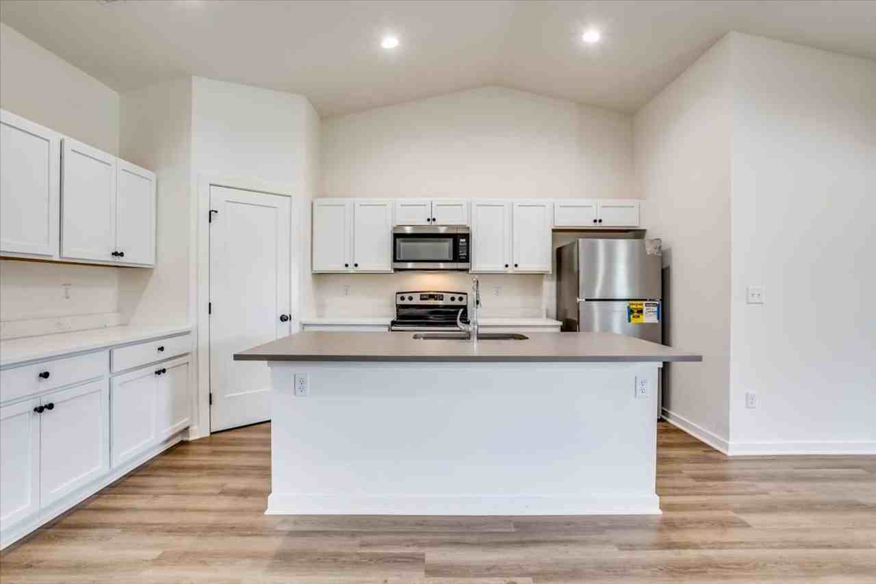 15327 W Kristina St - Photo 7 of 19