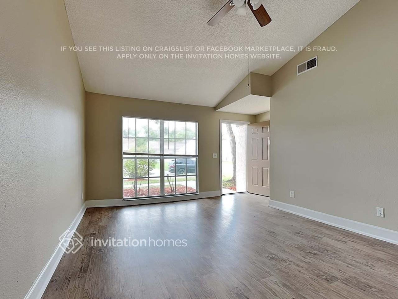 2121 Redleaf Dr - Photo 3 of 18