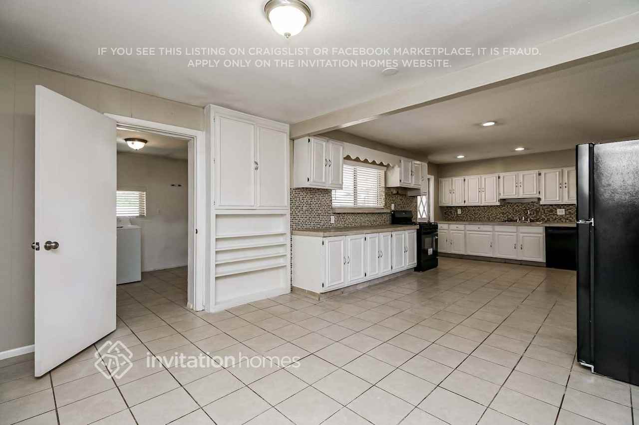 1754 W 2nd St - Photo 6 of 18