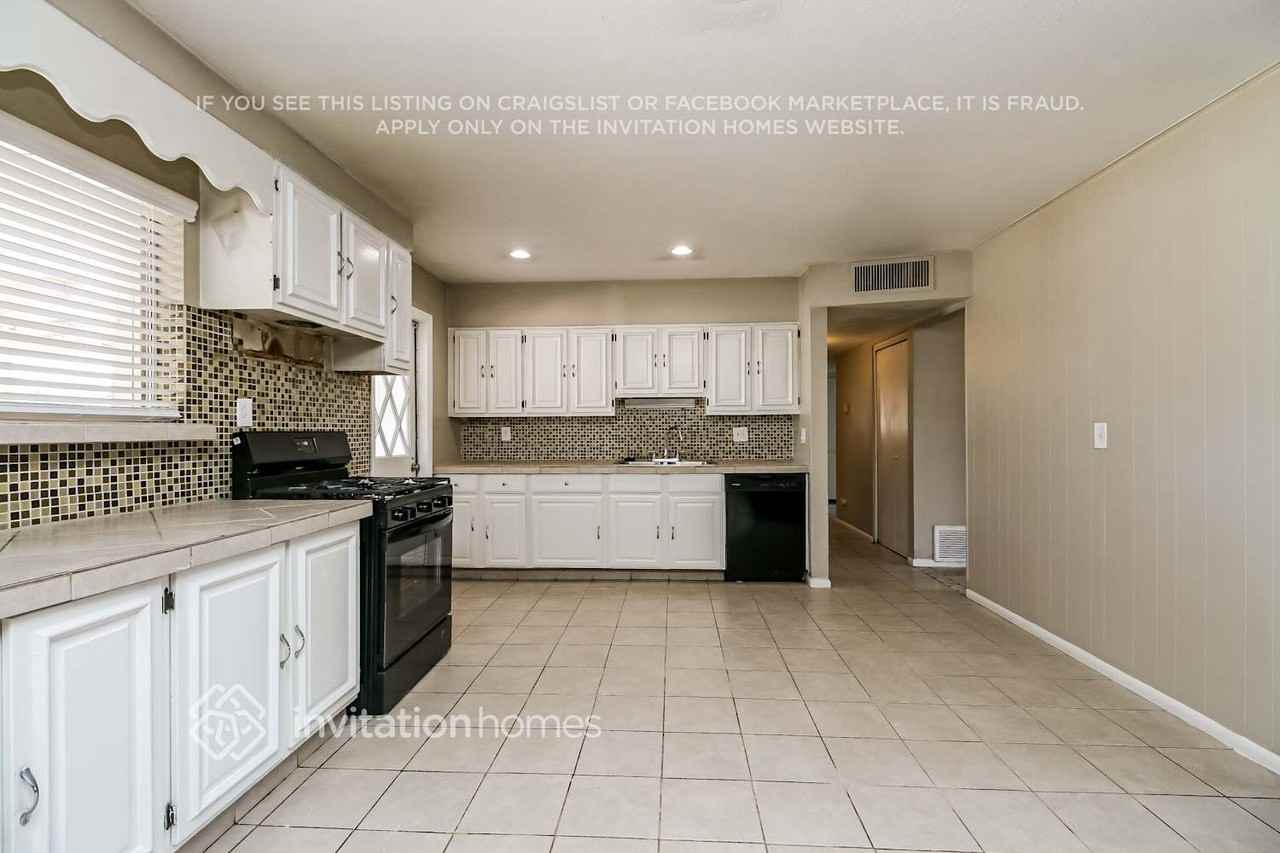 1754 W 2nd St - Photo 7 of 18