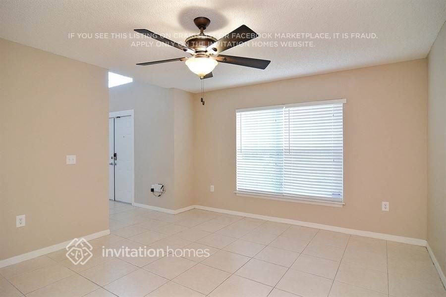 1249 Sw Mancuso Ave - Photo 2 of 9