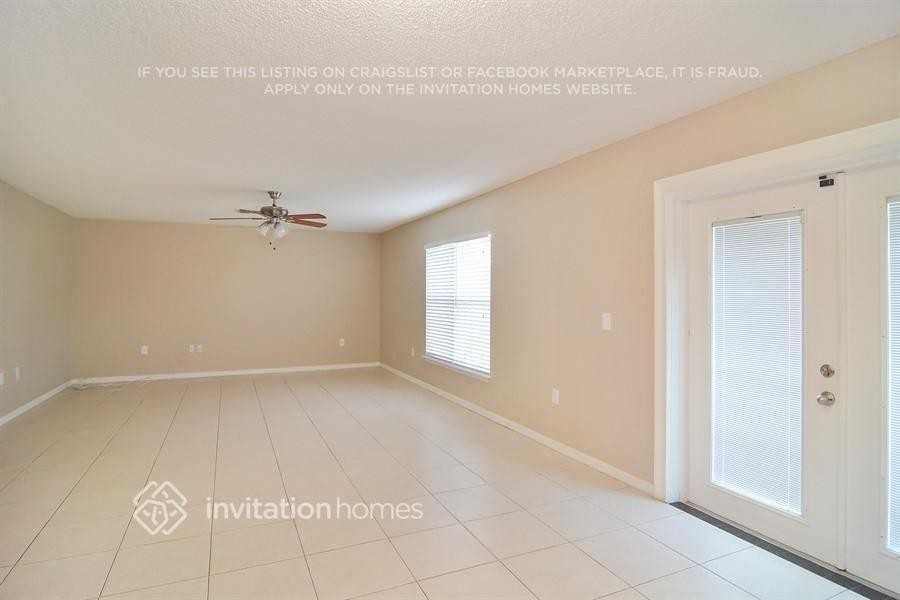 1249 Sw Mancuso Ave - Photo 7 of 9