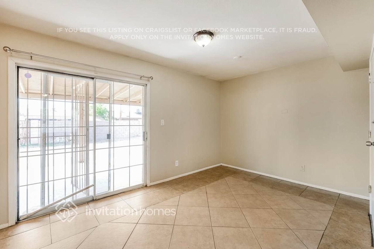 3152 N 64th Dr - Photo 7 of 17