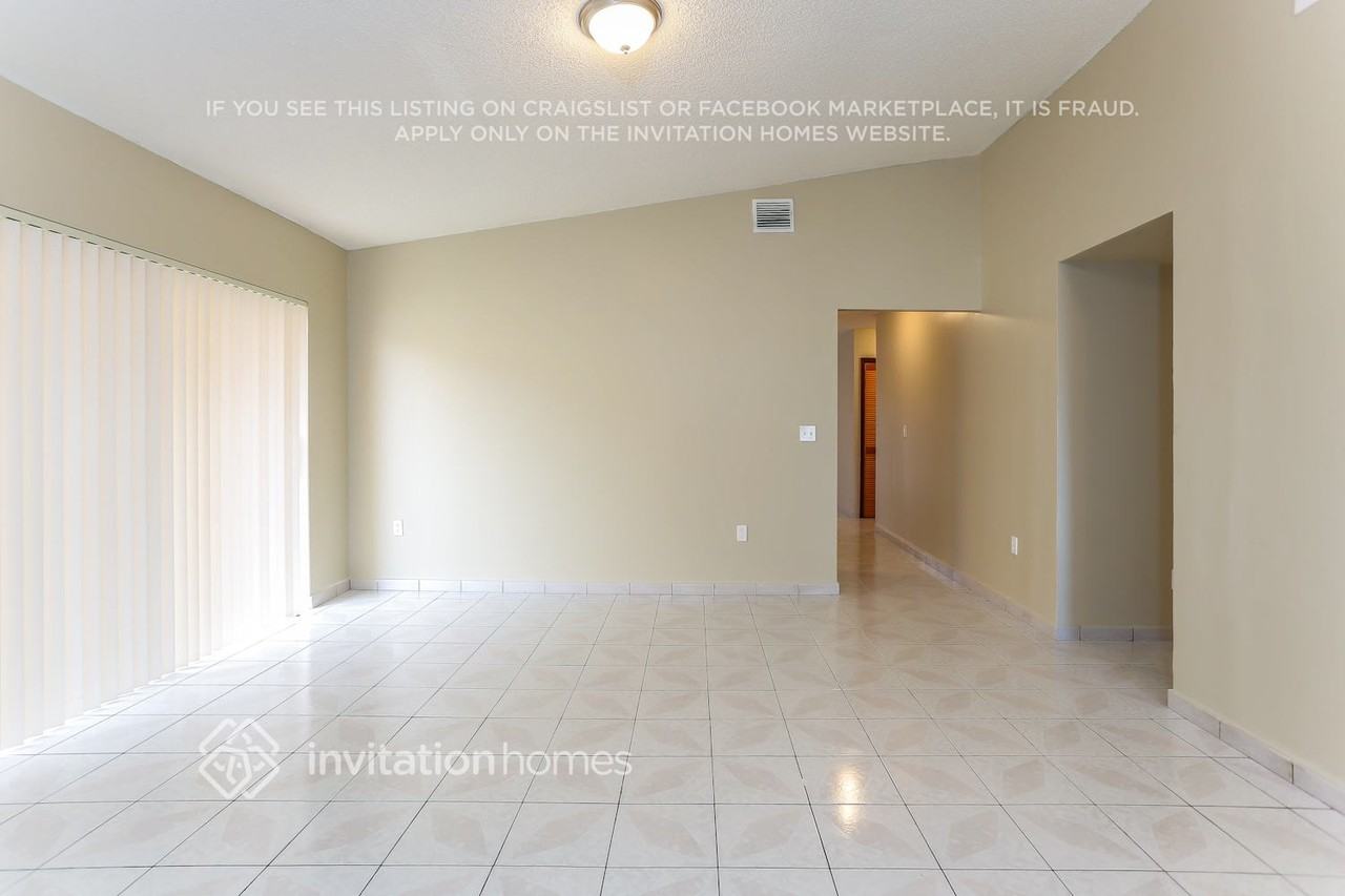 5790 Sw 156th Ct - Photo 5 of 18