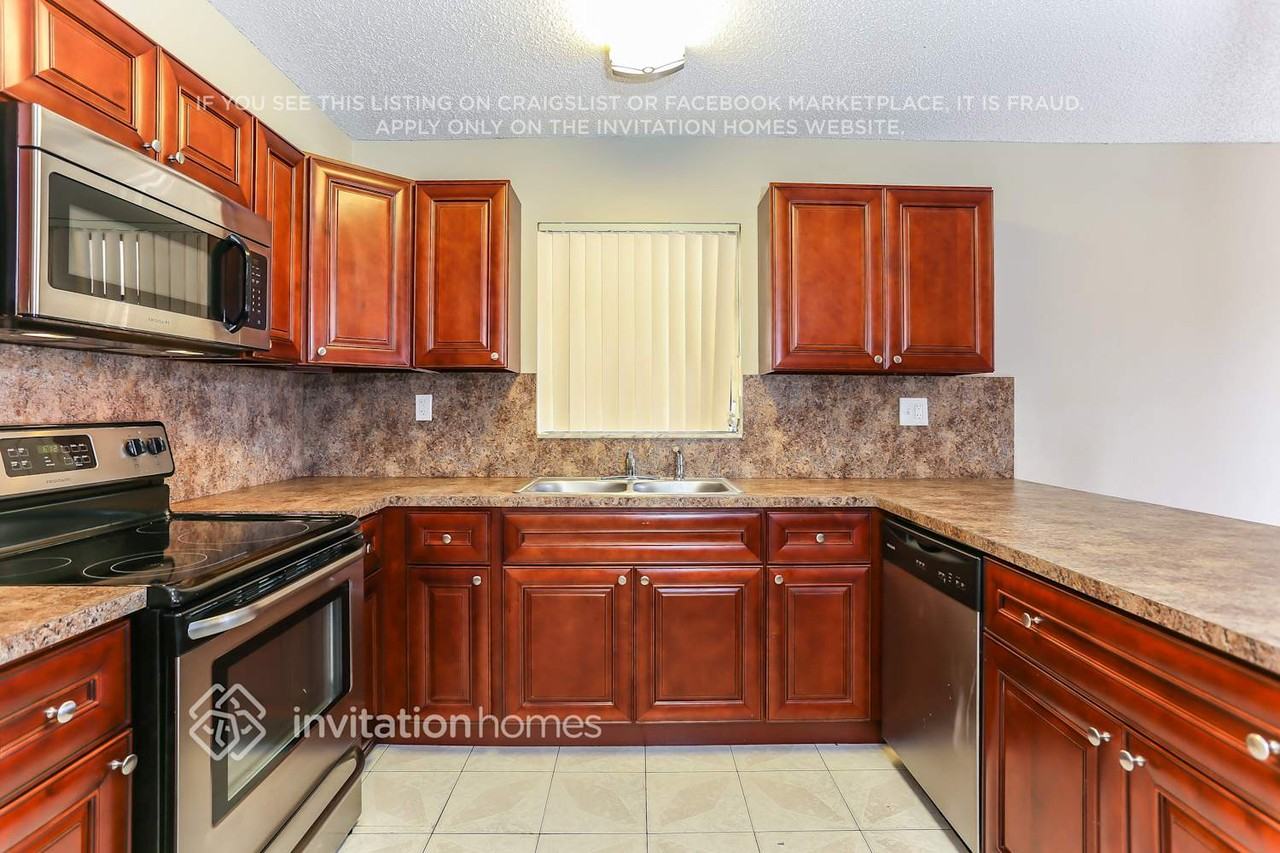 5790 Sw 156th Ct - Photo 6 of 18