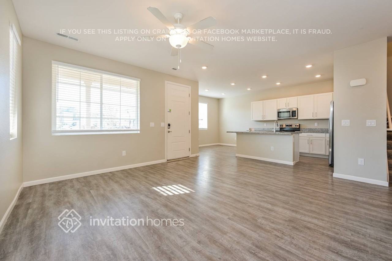 1866 S Flat Rock Way - Photo 3 of 21