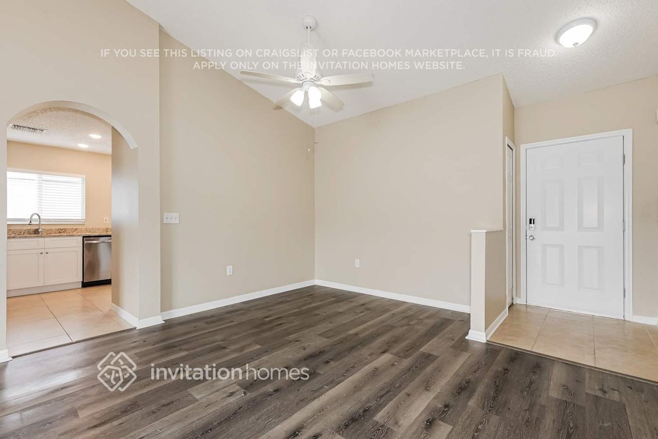 3022 Summer House Dr - Photo 5 of 17