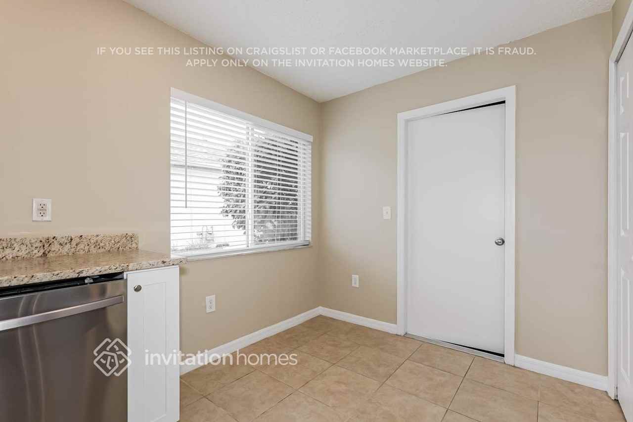 3022 Summer House Dr - Photo 7 of 17