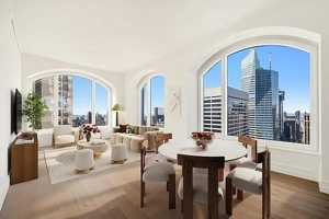 featured image of 5th Ave #54C