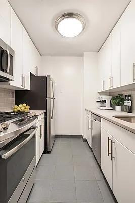 W 52nd St #16F - Photo 2 of 7