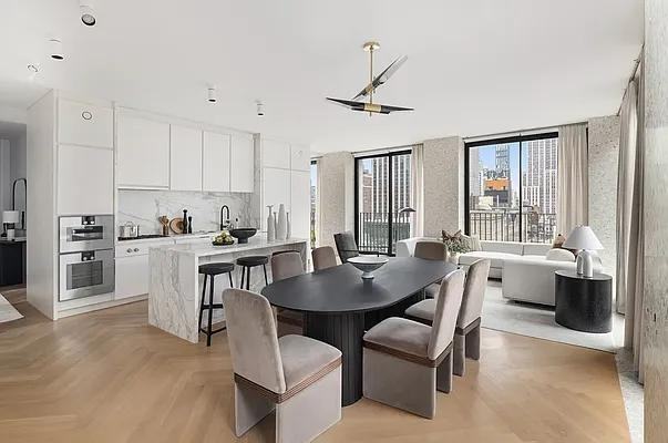 W 40th St #25C - Photo 2 of 10