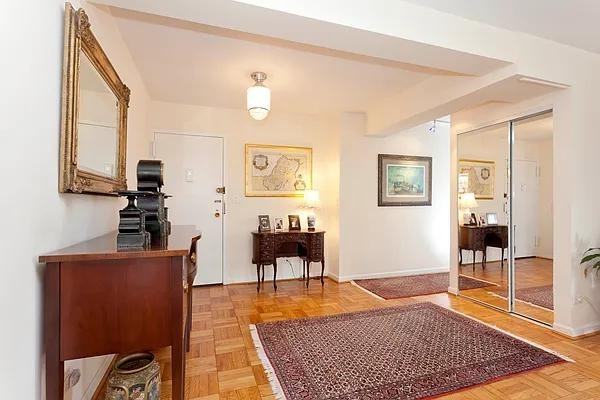 W 57th St #18C - Photo 4 of 18