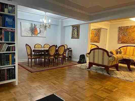 W 57th St #2H - Photo 4 of 10