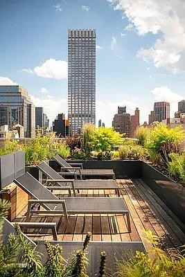 W 37th St #606 - Photo 7 of 20