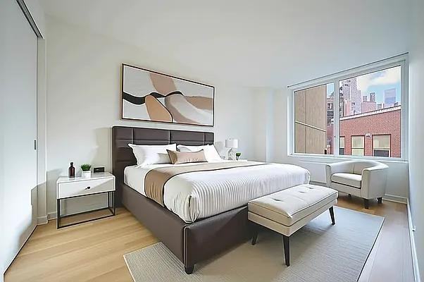 W 37th St #818 - Photo 5 of 20